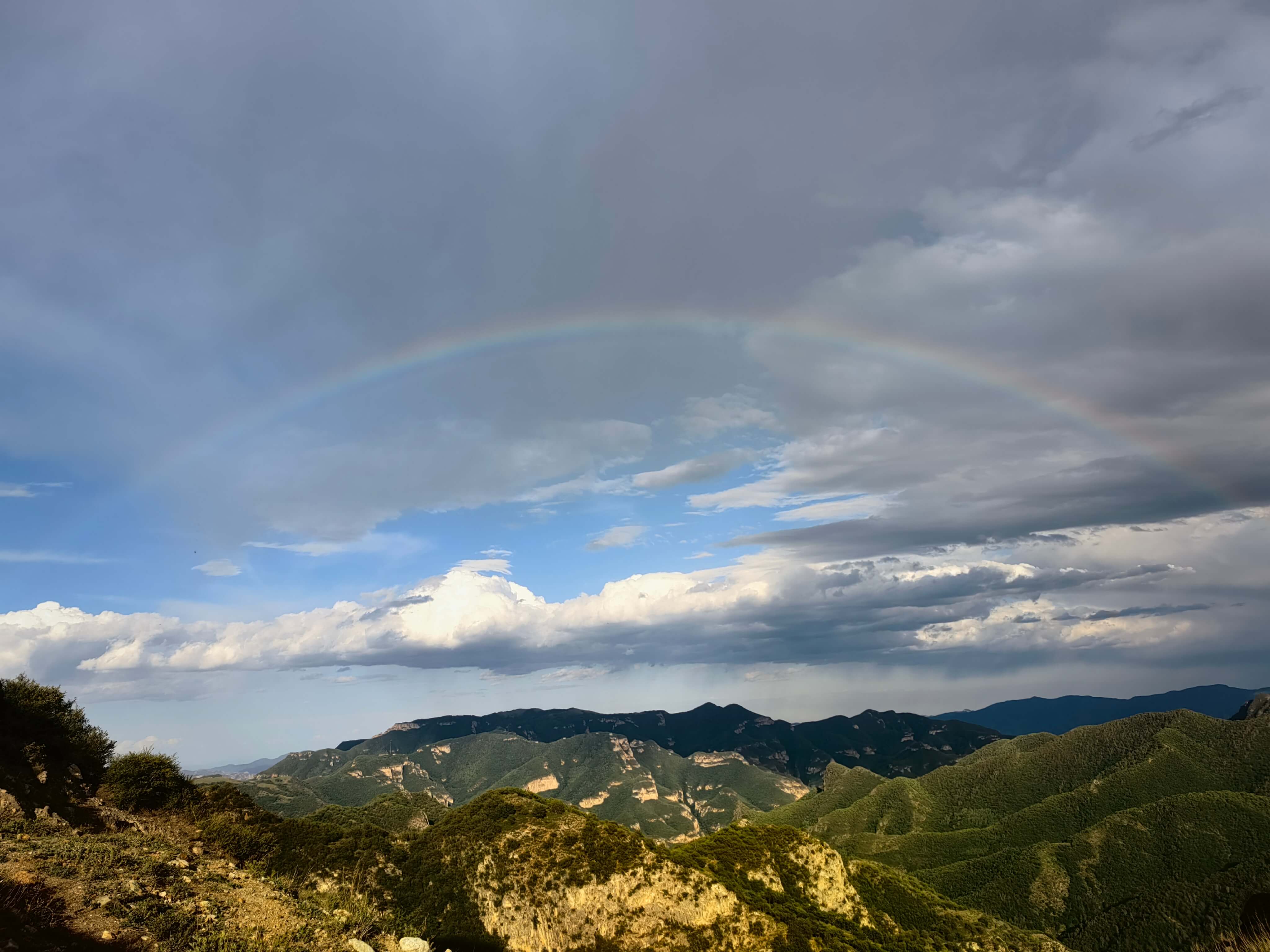 北灵山雨后彩虹